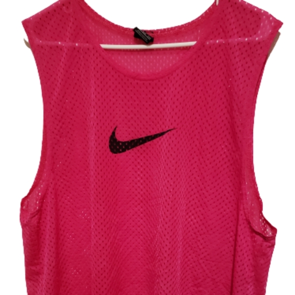 nike vest top